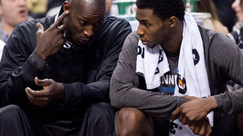 Gārnets NBA debitēja, kad Endrjū Viginss bija vēl tikai pusgadu vecs
Foto: AP/Scanpix