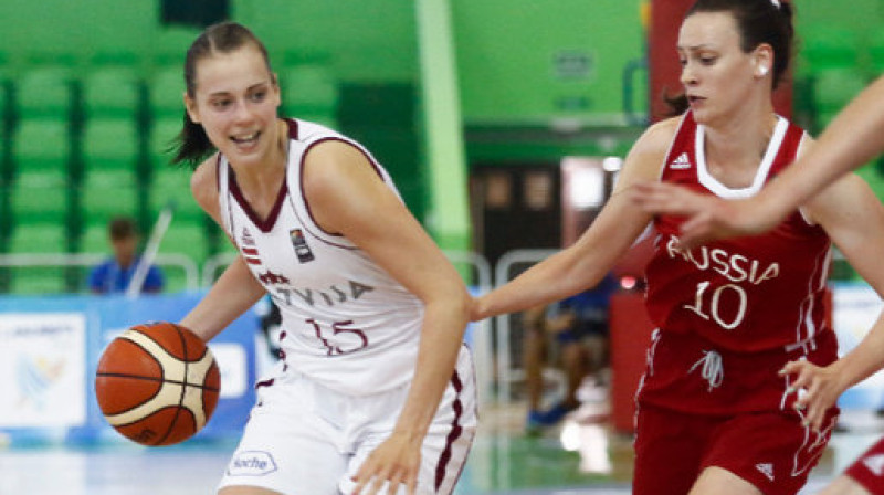 Arta Frīdenberga uzbrukumā
Foto: fibaeurope.cm