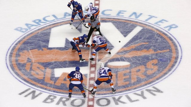 Miks Indrašis (iemetienā pa kreisi)
Foto: Kathy Willens