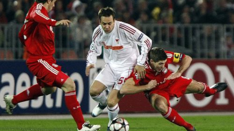 "Skonto" pretiniece "Debrecen" 2009.gada rudenī spēlēja Čempionu līgas grupu turnīrā un cita starpā uzņēma arī "Liverpool" ar slaveno Stīvenu Džerardu sastāvā
Foto: AFP/Scanpix
