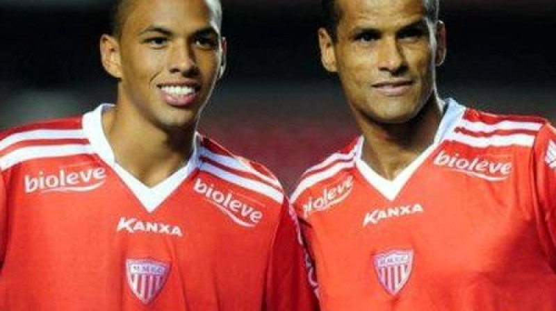 Dēls un tēvs - Rivaldinju un Rivaldu
Foto: Diariodepernambuco.com.br