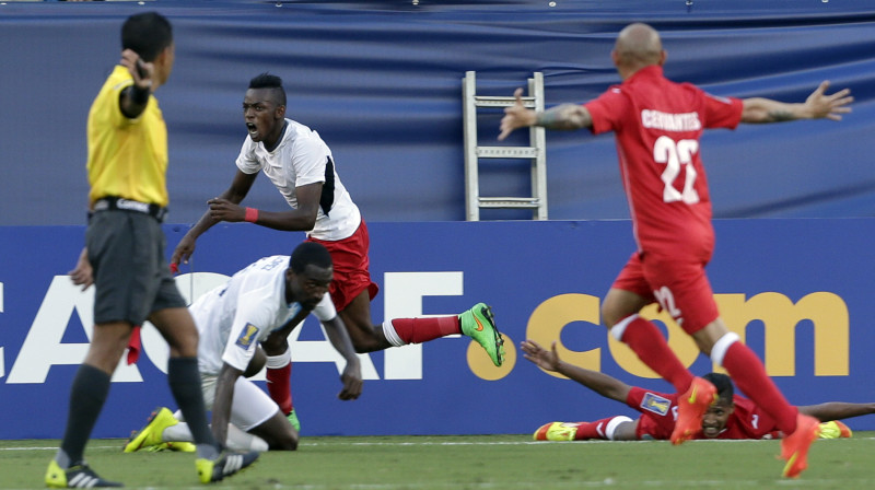 Maikels Reijess priecājas par gūtajiem vārtiem, kas nodrošināja Kubai vietu ceturtdaļfinālā. 
Foto: AP/Scanpix