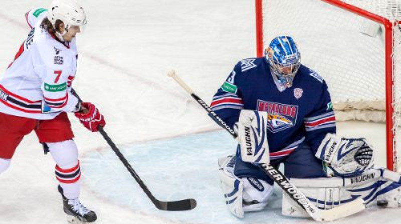 Žilbērs Brulē Magņitogorskas "Metallurg" vārtu priekšā
Foto: ITAR-TASS/Scanpix