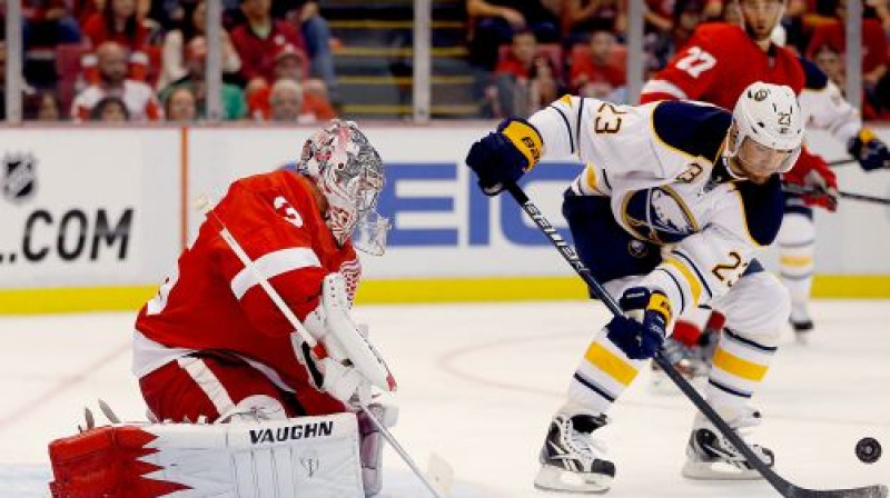 Ville Leino Detroitas "Red Wings" vārtu priekšā
Foto: AFP/Scanpix