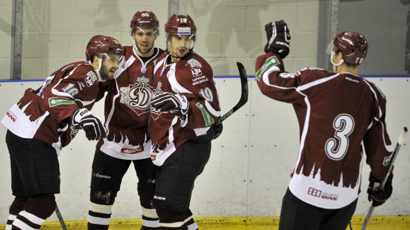 Rīgas "Dinamo" priecājās par pirmajiem gūtajiem vārtiem šajā starpsezonā.
Foto: Romāns Kokšarovs/f64
