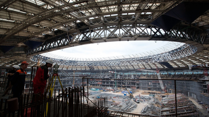 "Luzhniki" stadionā Maskavā pašlaik rit rekonstrukcijas darbi. 
Foto: SIPA/Scanpix