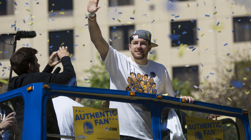 Deivids Lī NBA čempionu parādē Oklendā 
Foto: AFP/Scanpix