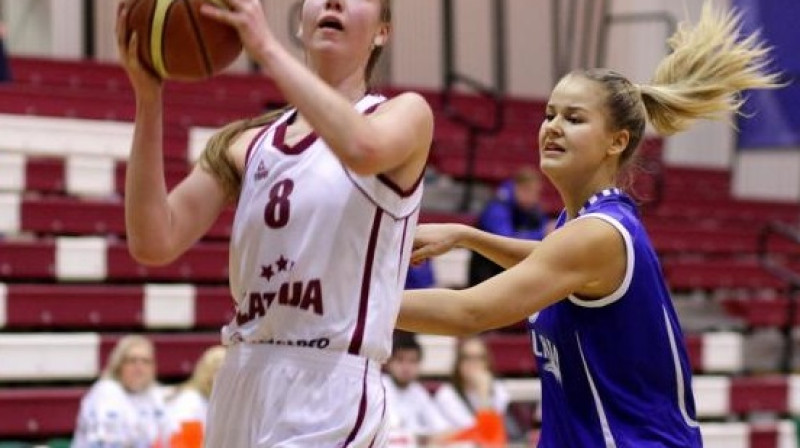 Digna Strautmane: 16 punktu un 13 atlēkušo bumbu Eiropas čempionāta pirmajā spēlē.
Foto: basket.ee