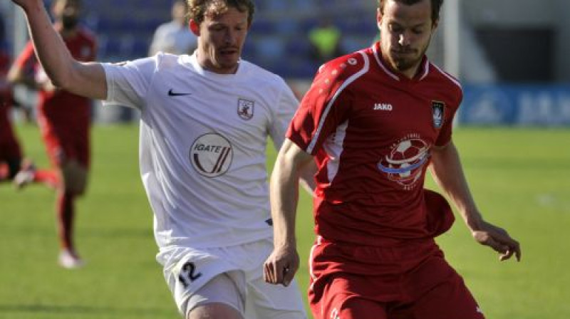 Oļegs Malašenoks pret Renāru Rodi
Foto: Romāns Kokšarovs/F64