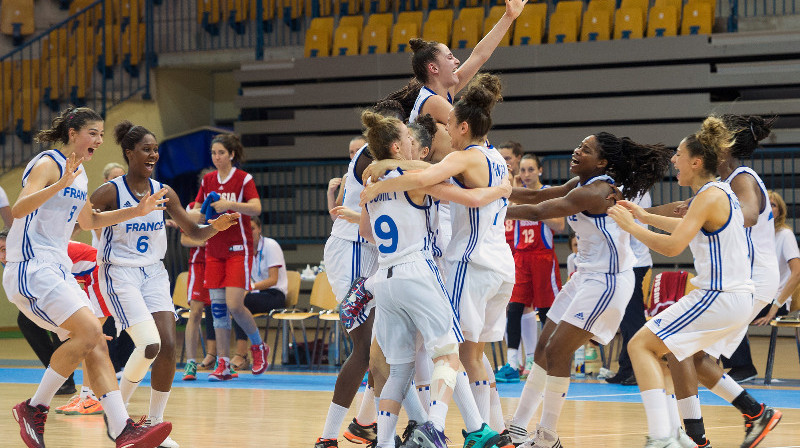 Francijas juniores līksmo par uzvaru pusfinālā
Foto: fibaeurope.com