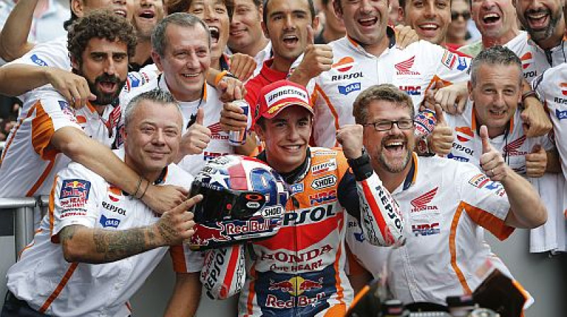 Markess ar komandu pēc uzvaras Indianapolisā
Foto: TT NYHETSBYRÅN/Scanpix