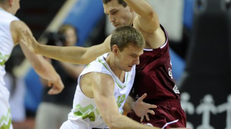 Zorans Dragičs Rīgā pret Andreju Šeļakovu un Latvijas izlasi
Foto: Romāns Kokšarovs/F64
