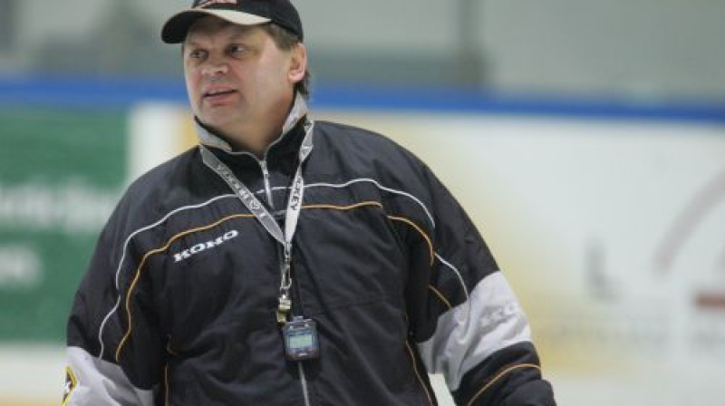 "HS Rīga" galvenais treneris Leonīds Beresņevs
Foto: Romāns Kokšarovs/F64