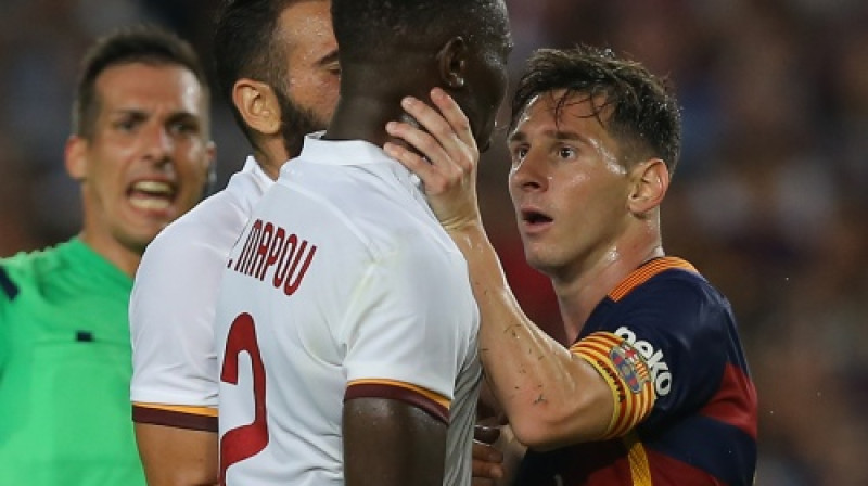 Mapū Jangambivā nesenajā pārbaudes spēlē pret "Barcelona" izdevās saniknot pretinieku superzvaigzni Lionelu Mesi
Foto: AP/Scanpix