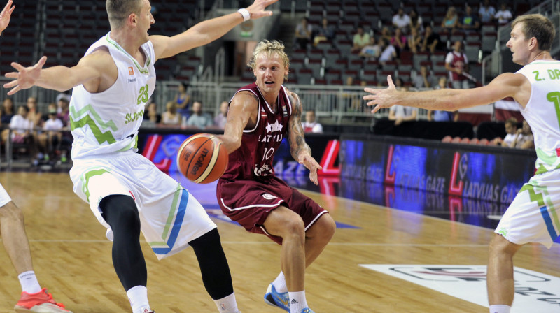 Jānis Timma: 12 punktu un 7 rezultatīvās piespēles spēlē ar Gruzijas izlasi.
Foto: basket.lv