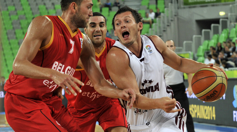 Bilbao saikne: Aksels Ervels un Jānis Blūms 
Foto: Romāns Kokšarovs, Sporta Avīze, f64