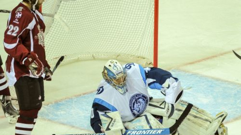 Ville Leino pārspēja Dmitriju Miļčakovu ar pirmo metienu
Foto: Gints Ivuškāns, f64