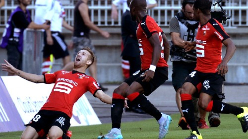 Pedru Enrike atzīmē gūtos vārtus
Foto: AFP/Scanpix