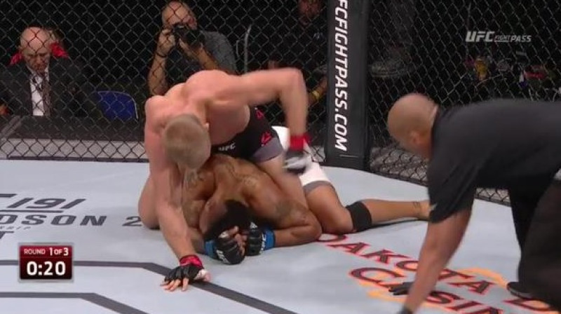 Mihails Cirkunovs cīņā ar Danielu Džoliju