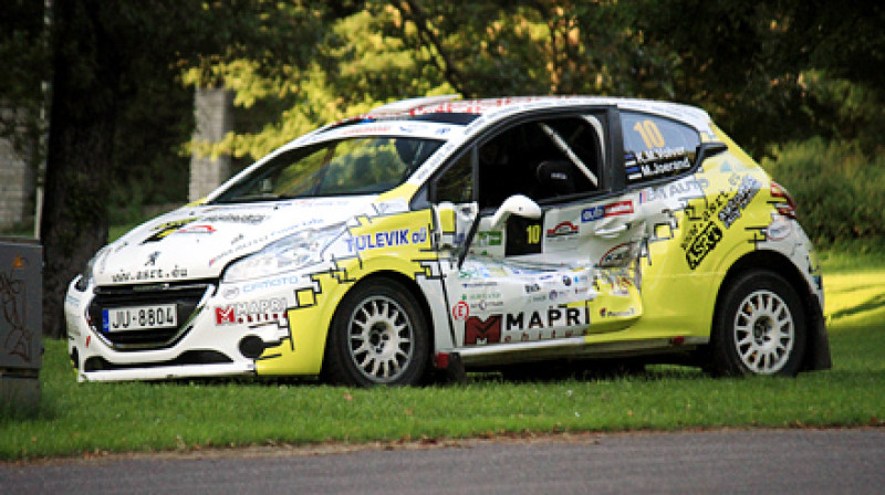 Volvera auto pēc negadījuma. 
Foto: Rando Aav / rally.ee