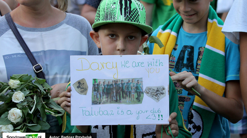 "Zielona Gora" līdzjutējs pie slimnīcas
Foto: sportowefakty.pl