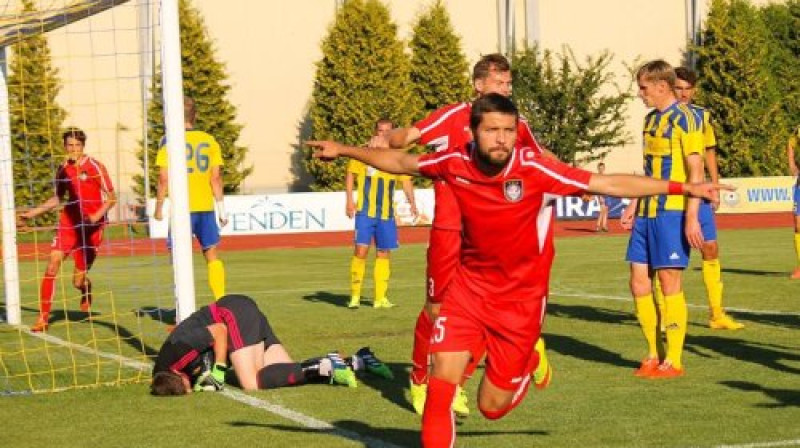 Artūrs Karašausks svin vārtu guvumu Ventspilī
Foto: Juris Gūtmans