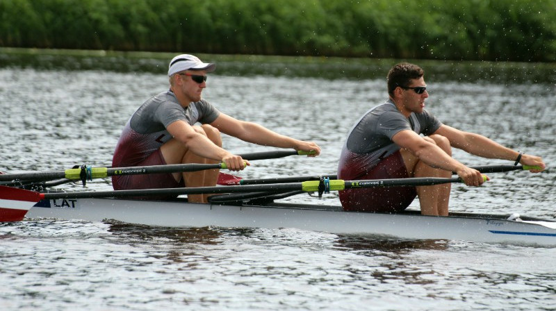 Gints Zunde un Dairis Adamaitis 
Foto: rowing.lv