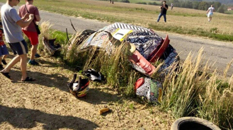 Auto pēc avārijas:
Foto: rajdy.autoklub.pl