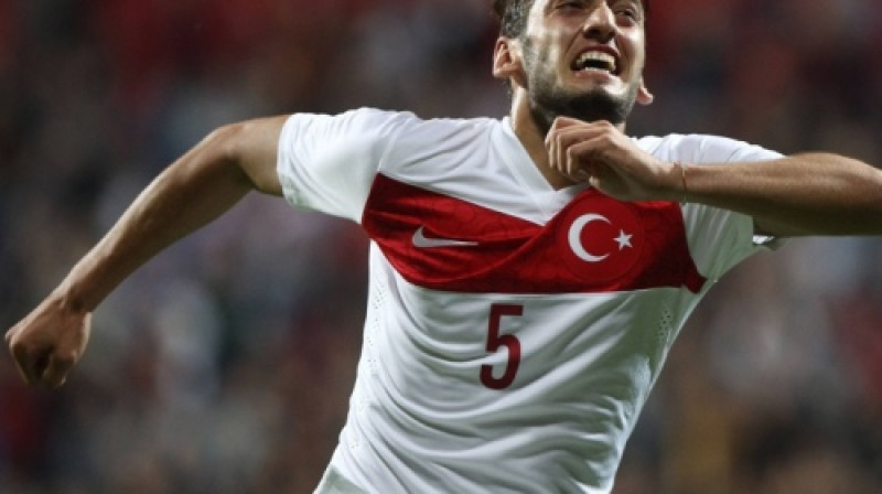 Hākans Čalhanolu - šobrīd meistarīgākais Vācijas turks, kurš pārstāv Turciju
Foto: bayer04.de