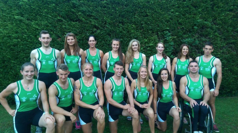 Īrijas akadēmiskās airēšanas izlase, Sanita Pušpure (priekšplānā trešā no kreisās)
Foto: rowingireland.ie