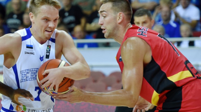 Stens Soks pret Akselu Ervelu
Foto: AFP/Scanpix