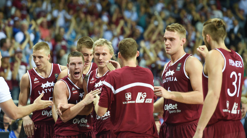 Latvijas valstsvienība: pirmdien spēlē ar Čehiju jāatgūst pozitīvās emocijas.
Foto: FIBAEurope.com