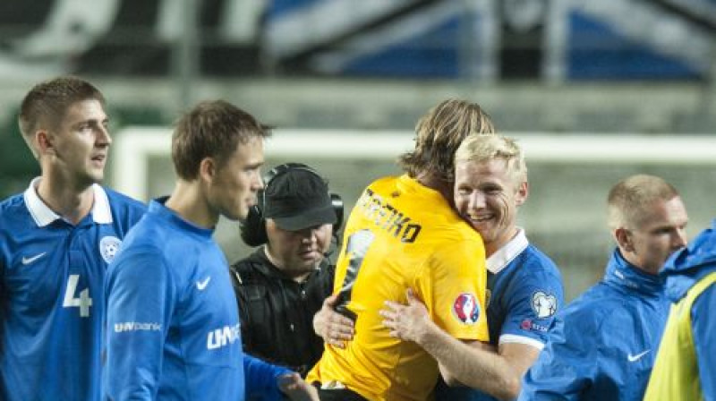 Igaunijas futbolisti priecājas pēc pirmās spēles pret Slovēniju. Šovakar likme vēl augstāka
Foto: AFP/Scanpix