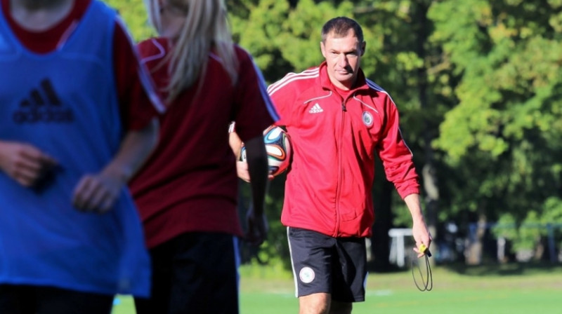 Latvijas U19 sieviešu izlases galvenais treneris Oļegs Blagonadeždins.
Foto: LFF.lv