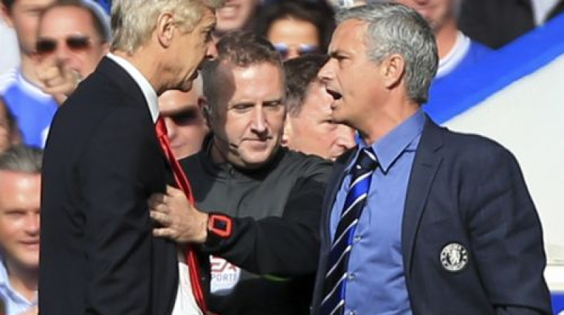 Arsēns Vengers un Žuzē Mourinju
Foto: AP/Scanpix