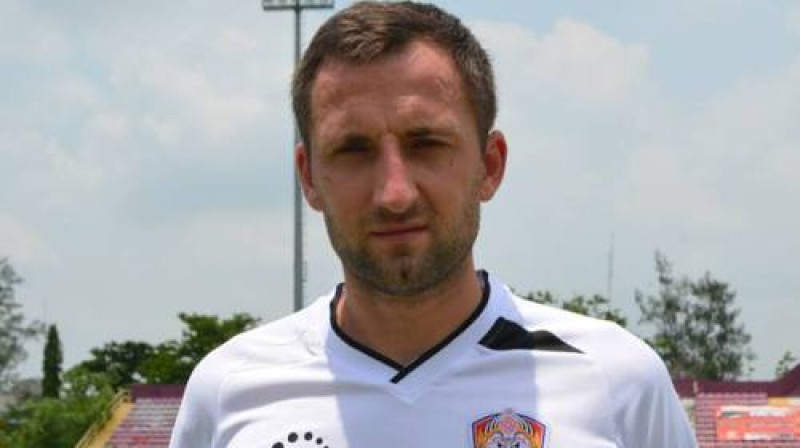 Aleksandrs Čekulajevs Taizemes komandas "TTM Lopburi" kreklā