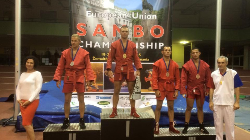 Artūrs Čerņavskis uz augstākā pakāpiena Viļņā
Foto: Aleksandsrs Osnačs, Latvijas Sambo klubu asociācija