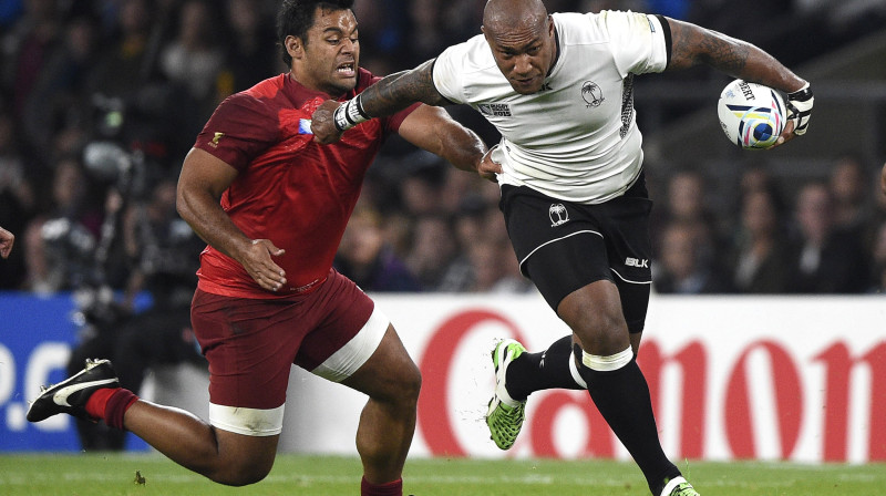 Nemani Nadolo (ar bumbu) varētu būt viens no NFL skautiem interesantākajiem regbistiem.
Foto: AFP/Scanpix