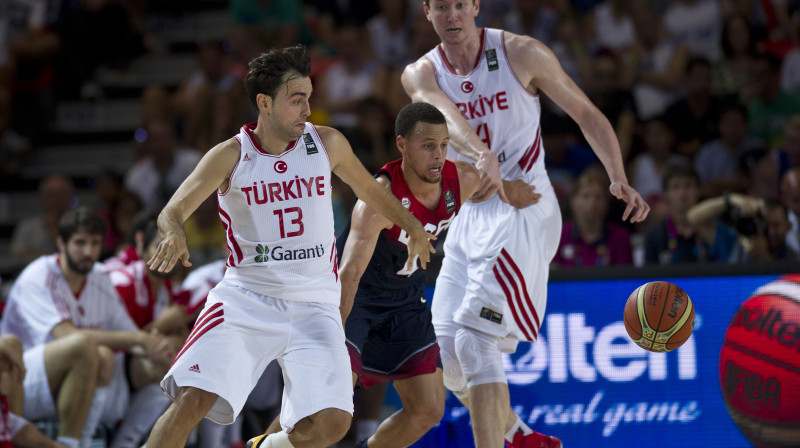 Stefans Karijs 2014. gada Pasaules kausa izcīņas spēlē pret Turciju
Foto: AP/Scanpix