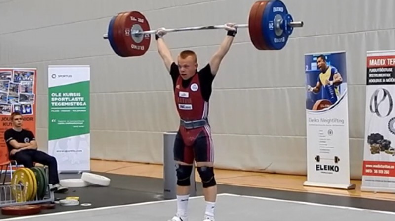 Ritvars Suharevs paceļ 169 kg 
Foto: Sportlio / joudjunior.ee