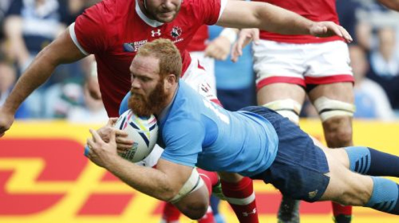 Gonsalo Garsija izpilda piezemējumu par labu Itālijas izlasei
Foto: AP/Scanpix