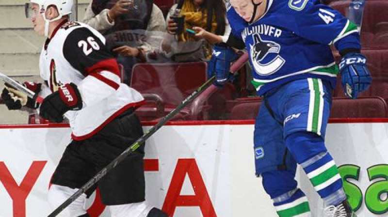 Ronalds Ķēniņš spēlē pret "Coyotes"
Foto: Canucks.nhl.com