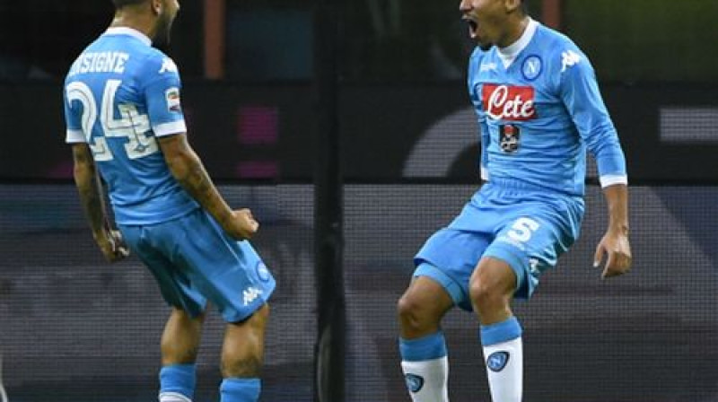 Lorenco Insinje un Alans pēc vārtu guvuma
Foto: AFP/Scanpix