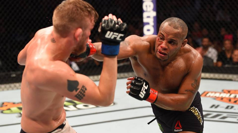 Daniels Kormjē cīņā ar Aleksandru Gustafsonu
Foto: ufc.com