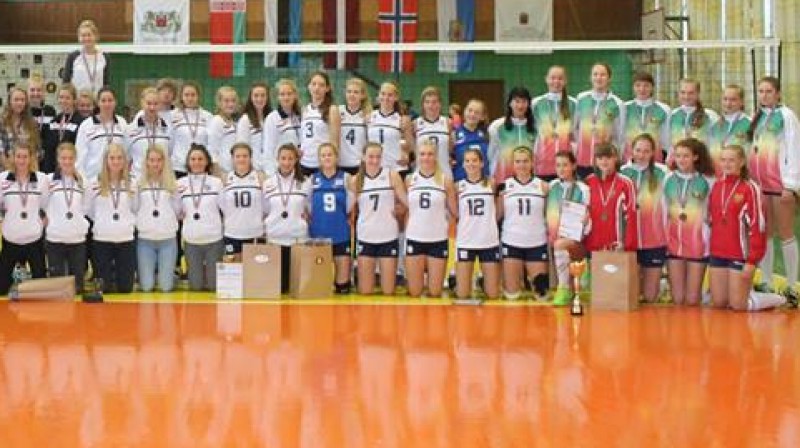 Latvija un Baltkrievija 
Foto: Rīgas Volejbola skola