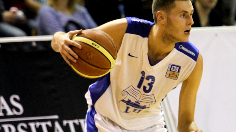 Artūrs Lūsis vēl "Latvijas Universitātes" kreklā
Foto: Renārs Buivids