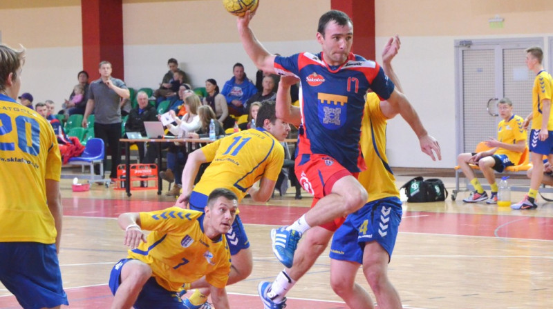 Kaspars Straume uzbrukumā
Foto: Andris Pintāns, handbols-dobele.lv
