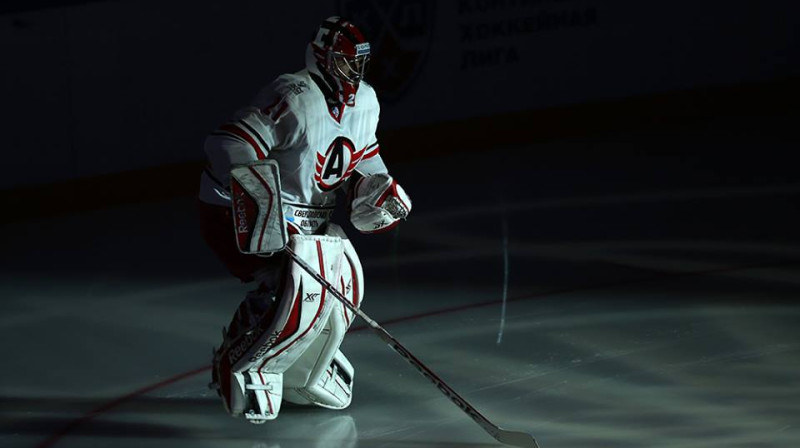 "Avtomobilist" vārtsargs tumšajā Ledus pilī
Foto: dynamo.ru