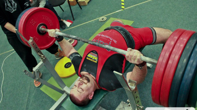 Aleksejs Agadžanjans 
Foto: Latvijas Pauerliftinga federācija