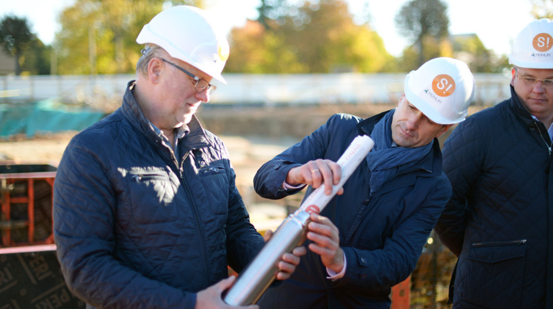 Dainis Dukurs brīdi pirms kapsulas iemūrēšanas 
Foto: PROSPERO